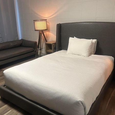 Parkside Inn Гранд Прери Екстериор снимка