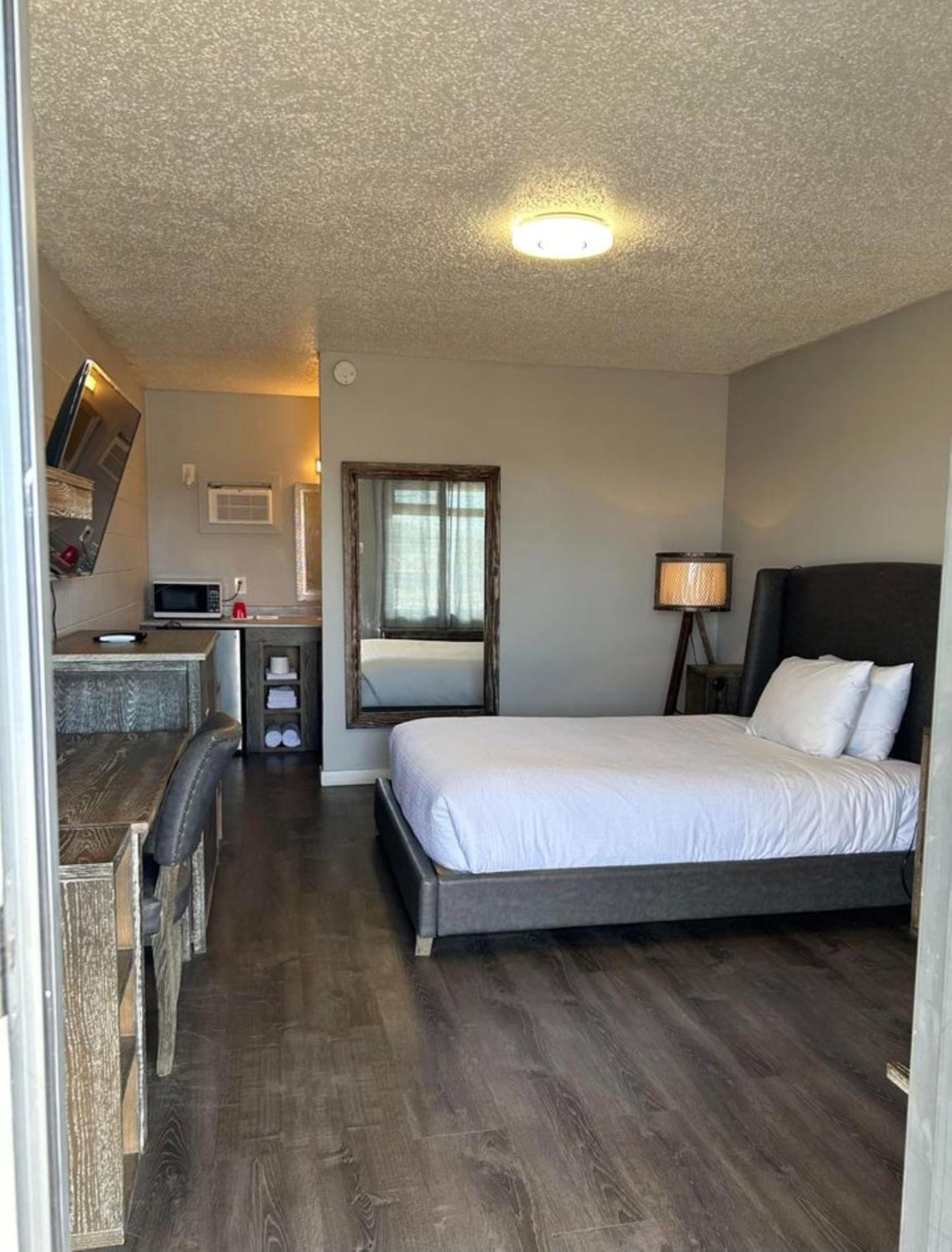 Parkside Inn Гранд Прери Екстериор снимка